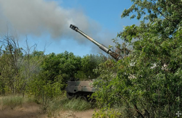 Польские гаубицы Krab с дальностью стрельбы 40 км успешно уничтожают россиян на фронте
Польские гаубицы Krab с дальностью стрельбы 40 км успешно уничтожают россиян на фронте