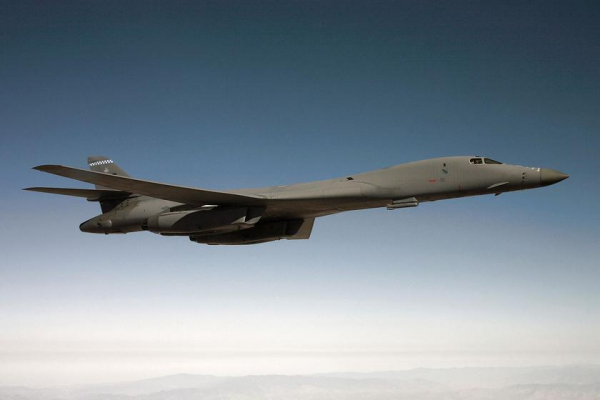 
							ВВС США испытало модернизированный стратегический бомбардировщик B-1B Lancer с системами BEAST и Link 16
						