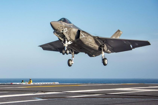 
						Сингапур может приобрести истребители F-35 Lightning II в модификациях A или C вместо F-35B
					
