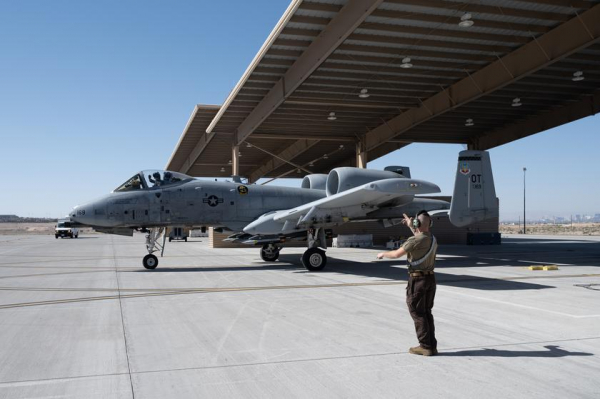 
							Штурмовики A-10 Thunderbolt II смогут нести 16 высокоточных бомб GBU-39/B SDB после обновления программного обеспечения
						