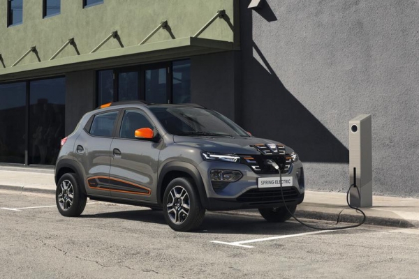 
						Renault показала Dacia Spring: народный электрический кроссовер с батареей на 26.8 кВтч и запасом хода до 225 км
					