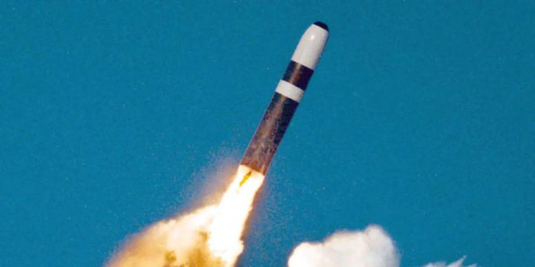Northrop Grumman создала 2000-й двигатель для межконтинентальных баллистических ракет Trident II с ядерными боеголовками и дальностью пуска более 12 000 км
Northrop Grumman создала 2000-й двигатель для межконтинентальных баллистических ракет Trident II с ядерными боеголовками и дальностью пуска более 12 000 км