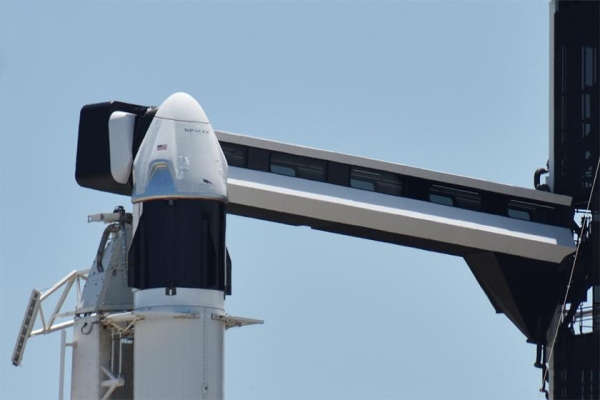 
						Компания Илона Маска SpaceX впервые отправила корабль с людьми к МКС
					