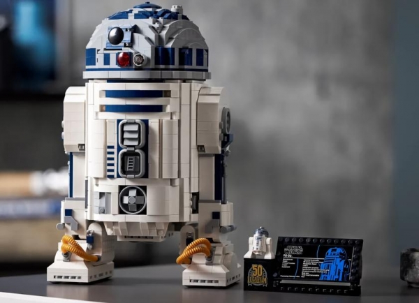 
						В честь 50-летия Lucasfilm: LEGO представила новый набор дроида R2-D2 из &laquo;Звёздных войн&raquo;
					