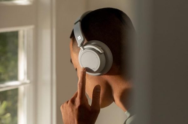 Microsoft Surface Headphones 2: беспроводные наушники с активным шумоподавлением за $249
Microsoft Surface Headphones 2: беспроводные наушники с активным шумоподавлением за $249
