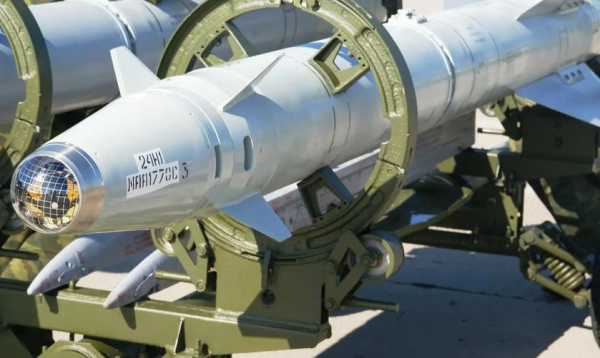 Вооружённые Силы Украины показали самолёт Су-24М с редкими управляемыми ракетами Х25-МЛ – лазерное наведение, дальность пуска 10 км и скорость 3130 км/ч
Вооружённые Силы Украины показали самолёт Су-24М с редкими управляемыми ракетами Х25-МЛ – лазерное наведение, дальность пуска 10 км и скорость 3130 км/ч