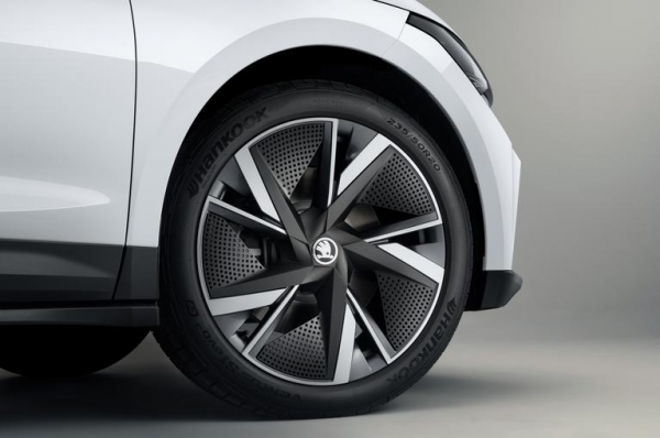 
						Skoda Enyaq iV: конкурент Tesla Model X с запасом хода до 510 км, разгоном 6.2 сек до 100 км/ч, 13-дюймовым дисплеем и ценником от 40 000 евро
					
