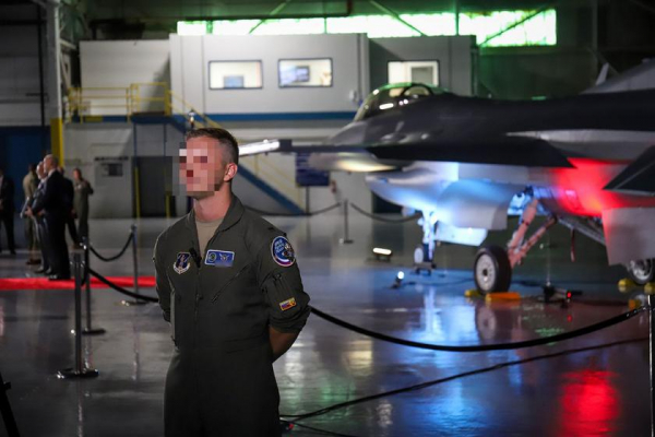 
							Lockheed Martin представила первый модернизированный истребитель четвёртого поколения F-16 Block 70 для ВВС Словакии
						