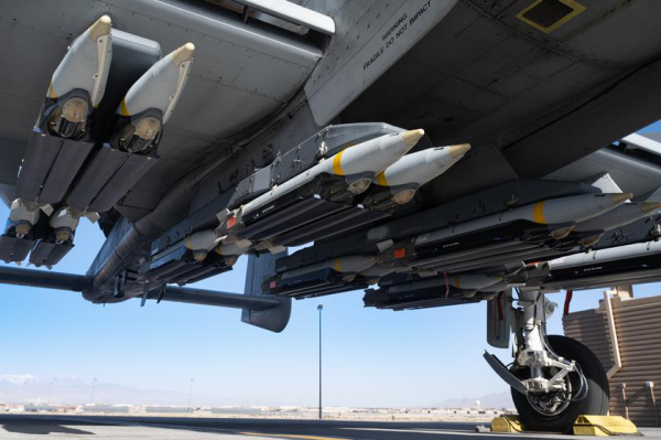 
							Штурмовики A-10 Thunderbolt II смогут нести 16 высокоточных бомб GBU-39/B SDB после обновления программного обеспечения
						