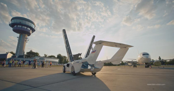 Добро пожаловать в будущее: летающий автомобиль-трансформер AirCar совершил первый в истории перелет между городами
Добро пожаловать в будущее: летающий автомобиль-трансформер AirCar совершил первый в истории перелет между городами