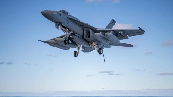 
							Lockheed Martin, Northrop Grumman и Boeing соревнуются за контракт на производство секретного палубного истребителя шестого поколения F/A-XX, который заменит F/A-18 Super Hornet
						