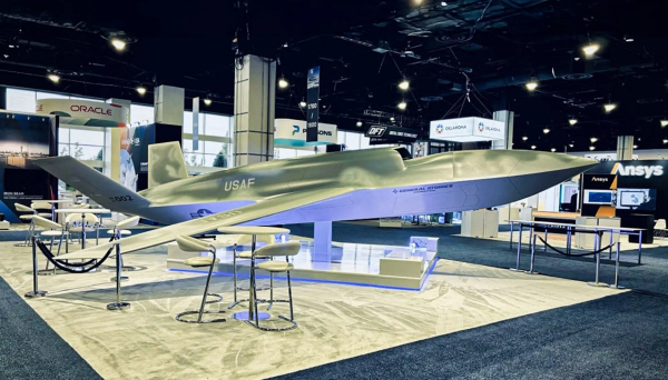 Американская компания General Atomics представила полноразмерную модель “одноразового” беспилотного истребителя Американская компания General Atomics представила полноразмерную модель “одноразового” беспилотного истребителя