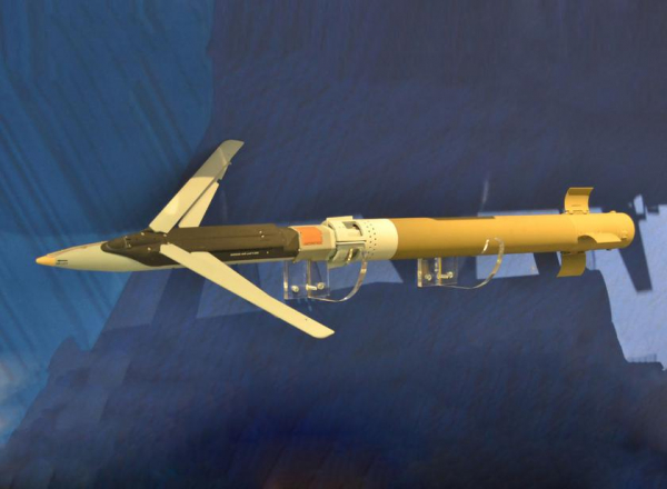 США отправили Украине реактивные бомбы GLSDB для HIMARS и M270 с дальностью поражения целей до 150 км США отправили Украине реактивные бомбы GLSDB для HIMARS и M270 с дальностью поражения целей до 150 км