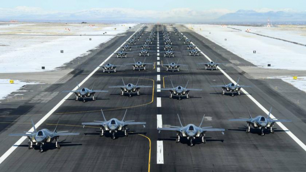 
							F-35 Lightning II успокоили российские истребители Су-35, но не смогли заставить Иран прекратить агрессивные действия в Персидском заливе
						