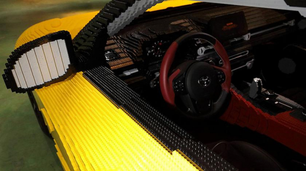 LEGO представила действующую модель легендарного автомобиля Toyota Supra в натуральную величину
LEGO представила действующую модель легендарного автомобиля Toyota Supra в натуральную величину