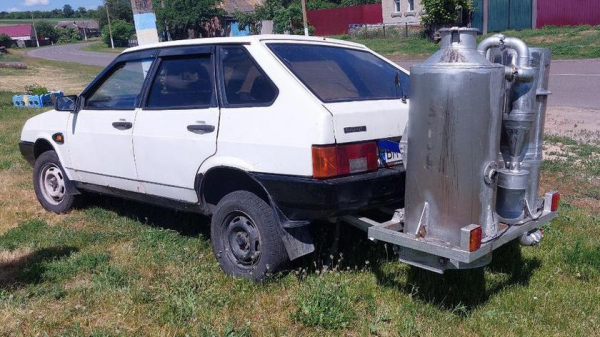Украинец перевёл автомобиль на дрова из-за дефицита топлива
Украинец перевёл автомобиль на дрова из-за дефицита топлива