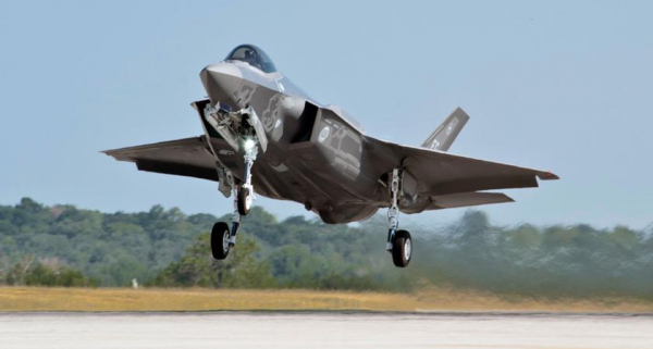 
							Чехия после заказа F-35 Lightning II решила создать центр для подготовки пилотов истребителей пятого поколения
						