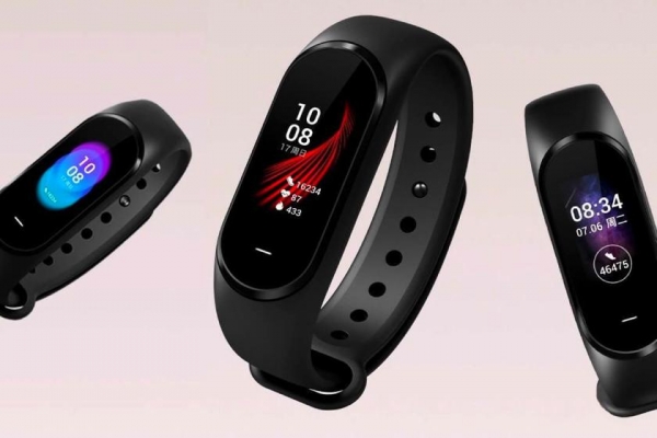 
						В России оплачивать покупки можно с помощью Xiaomi Mi Band 4 NFC: как это работает
					