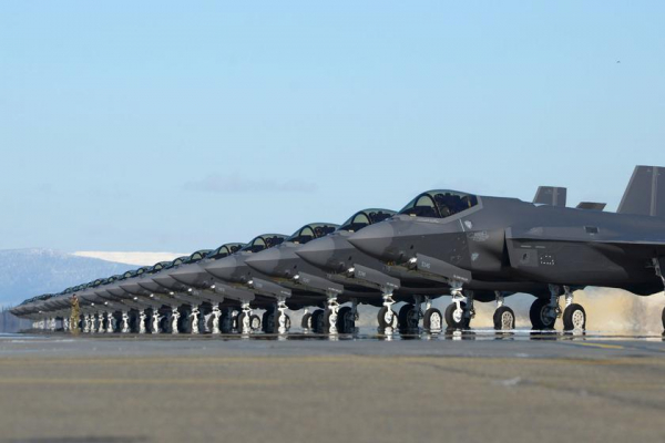 США дополнительно выделили более $7,6 млрд на покупку 129 истребителей F-35
США дополнительно выделили более $7,6 млрд на покупку 129 истребителей F-35
