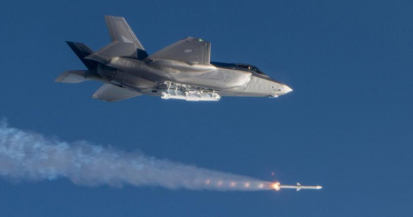 Норвегия выделила $500 млн на покупку ракет AMRAAM-D для истребителей пятого поколения F-35 Lightning II
Норвегия выделила $500 млн на покупку ракет AMRAAM-D для истребителей пятого поколения F-35 Lightning II