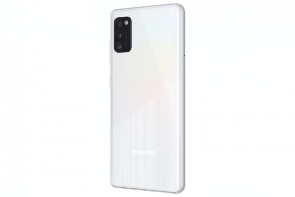 
						Samsung представил глобальную версию Galaxy A41: AMOLED-дисплей, чип Helio P65, тройная камера на 48 Мп и ценник в 300 евро
					