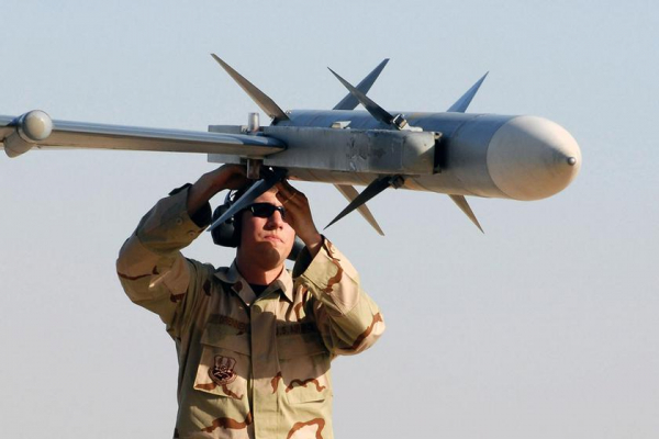 AIM-120 AMRAAM и МиГ-29 – в чём сложность интеграции американский авиаракет на украинские истребители
AIM-120 AMRAAM и МиГ-29 – в чём сложность интеграции американский авиаракет на украинские истребители