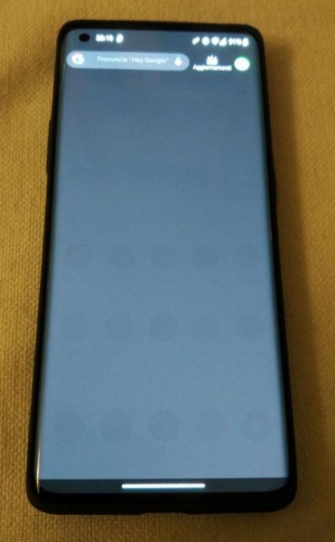 
						У флагмана OnePlus 8 Pro проблемы с экраном
					