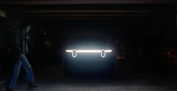 Конкурент Tesla Model Y, Hyundai Ioniq 5 и Kia EV6: Rivian показала первый тизер электрического SUV R2
