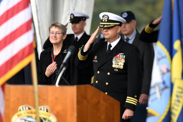 
							ВМС США ввели в эксплуатацию ударную атомную субмарину USS Hyman G. Rickover, которая сможет нести 12 крылатых ракет Tomahawk
						