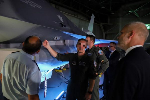 
							Lockheed Martin представила первый модернизированный истребитель четвёртого поколения F-16 Block 70 для ВВС Словакии
						