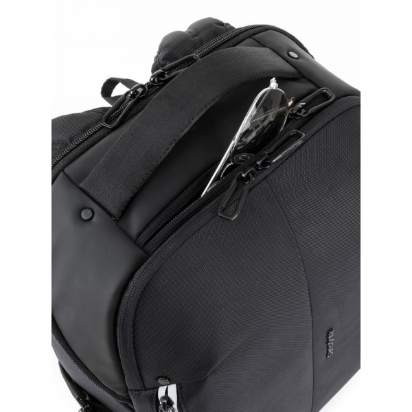 
						Samsonite Konnect-i Backback: &laquo;умный&raquo; рюкзак за $200 с поддержкой жестового управления
					