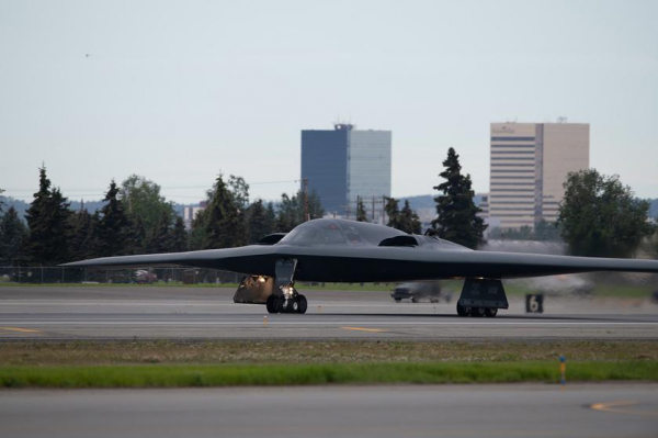 
							B-2 Spirit, B-52H Stratofortress и B-1B Lancer &ndash; ВВС США одновременно использовали сразу все типы стратегических бомбардировщиков
						