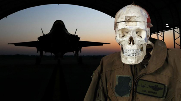 
							ВВС США откопали два скелета Mr. Bones и готовы возродить историческую 95-ю истребительную эскадрилью Boneheads с самолётами F-35 Lightning II
						
