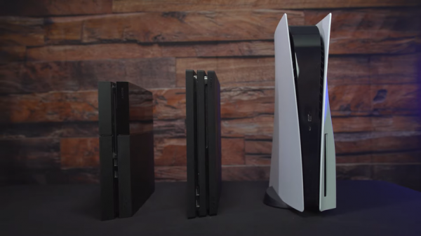 
						В&nbsp;семье не&nbsp;без гиганта: размеры PlayStation 5 сравнили с&nbsp;предыдущими консолями Sony
					