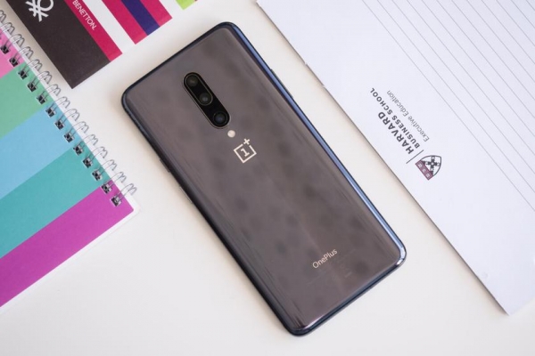 
						OxygenOS 10.0.7/10.3.4 для OnePlus 7 и OnePlus 7 Pro: поддержка OnePlus Buds, эффект Chromatic для Reading Mode и новые виджеты часов для Ambient Display
					