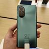 
						Huawei Nova 8 появился на фотографиях с гигантской овальной камерой и &laquo;дырявым&raquo; дисплеем
					