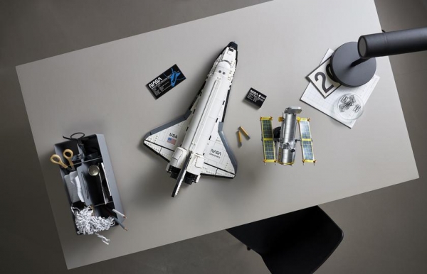 LEGO совместно с NASA представила набор Space Shuttle Discovery за $199
LEGO совместно с NASA представила набор Space Shuttle Discovery за $199