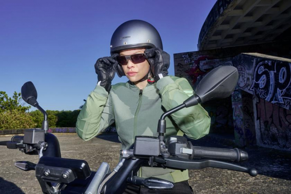BMW представила умные очки ConnectedRide для байкеров за €690
BMW представила умные очки ConnectedRide для байкеров за €690