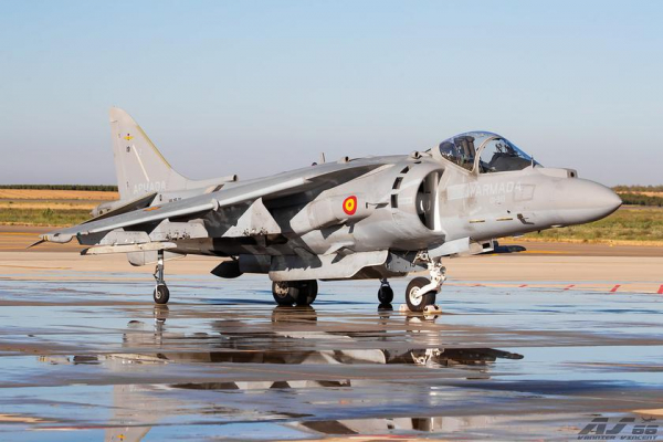 Испания хочет заменить старые самолёты Harrier AV-8B+ на истребители пятого поколения F-35B Lightning II стоимостью более $100 млн
Испания хочет заменить старые самолёты Harrier AV-8B+ на истребители пятого поколения F-35B Lightning II стоимостью более $100 млн
