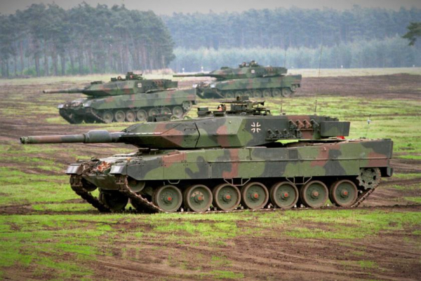 Переданные Испанией танки Leopard 2 уже направляются в Украину — они прибудут через 6 дней
Переданные Испанией танки Leopard 2 уже направляются в Украину — они прибудут через 6 дней