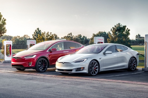 Илон Маск сделает Tesla доступнее
Илон Маск сделает Tesla доступнее