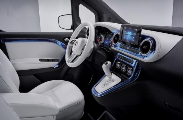 
						Mercedes-Benz EQT: концепт электрического минивэна, выпущенный совместно с Daimler и Renault
					