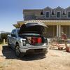 
						Конкурент Tesla Cybertruck и Hummer EV: Ford представил электрический пикап F-150 Lightning с запасом хода до 500 км и ценником от $39 900
					