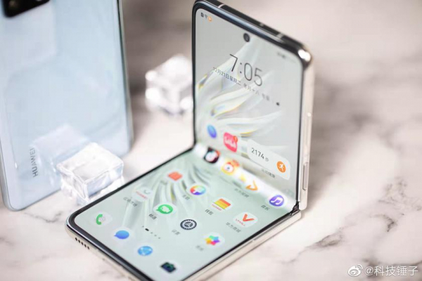 
						Huawei P50 Pocket &ndash; конкурент Samsung Galaxy Z Flip 3 на Snapdragon 888 по цене от $1 410
					