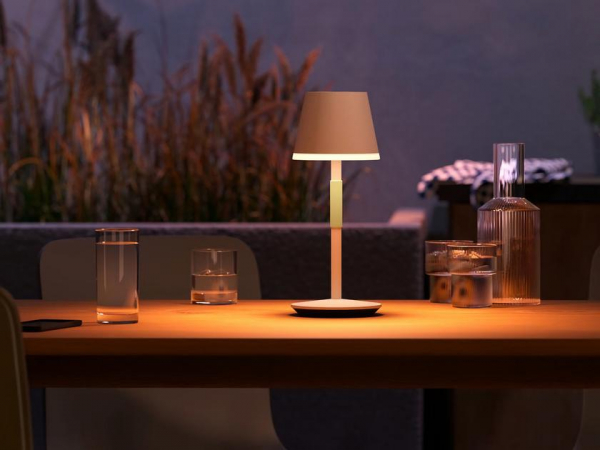 Philips Hue Go Portable Table Lamp с поддержкой Amazon Alexa, Google Assistant и Siri представили в Eвропе, новинка стоит €159
Philips Hue Go Portable Table Lamp с поддержкой Amazon Alexa, Google Assistant и Siri представили в Eвропе, новинка стоит €159