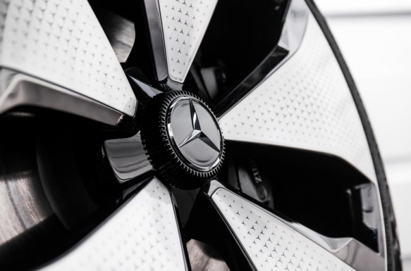
						Mercedes-Benz EQT: концепт электрического минивэна, выпущенный совместно с Daimler и Renault
					