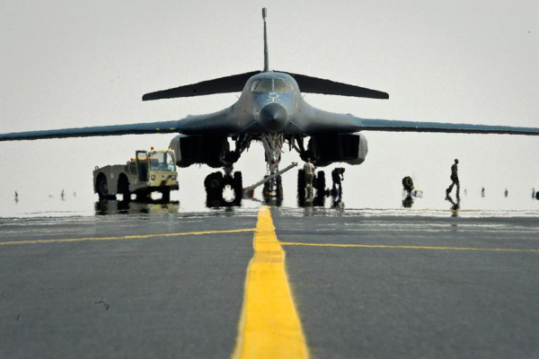 
							ВВС США испытало модернизированный стратегический бомбардировщик B-1B Lancer с системами BEAST и Link 16
						