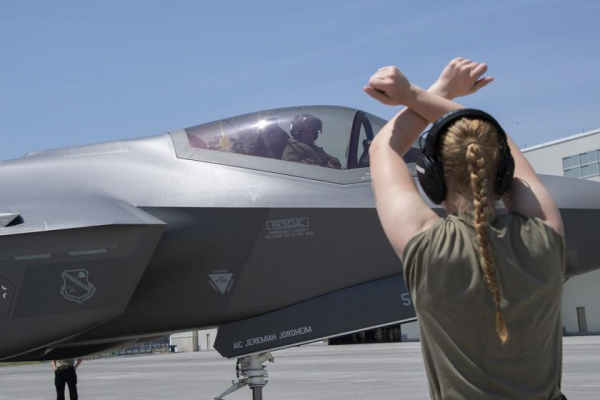 
						Затраты на обслуживание истребителей F-35 Lighting II упали на 50% и скоро снизятся ещё на 35%
					