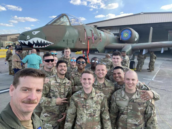 
							ВВС США показали A-10 Thunderbolt II в историческом камуфляже Flying Tigers времён Второй мировой войны
						