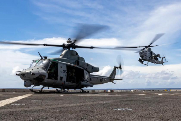 Корпус морской пехоты оснастит вертолёты AH-1Z Viper ракетами AIM-9X Sidewinder Block II и AIM-120 AMRAAM дальностью пуска до 180 км
Корпус морской пехоты оснастит вертолёты AH-1Z Viper ракетами AIM-9X Sidewinder Block II и AIM-120 AMRAAM дальностью пуска до 180 км